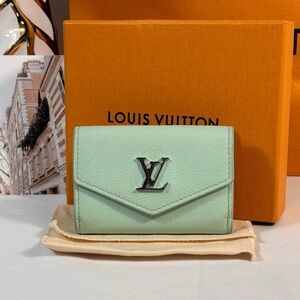 Stunning Louis Vuitton Lockmini Seasonal Mist Green Wallet
